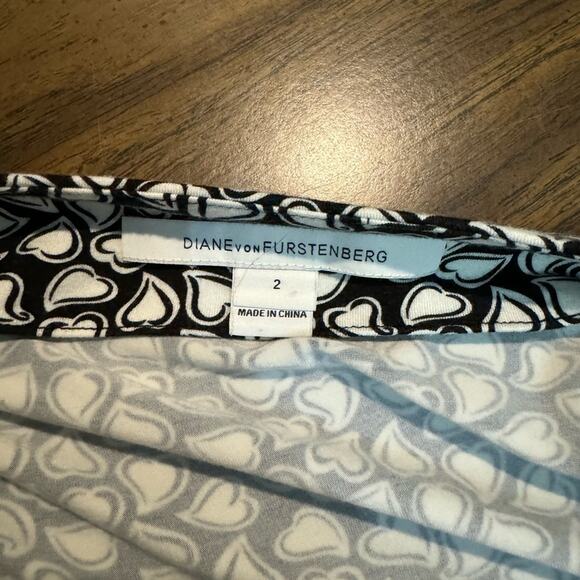 Diane Von Furstenberg New Julian Two Mini Wrap Dress In Heart Print - Picture 6 of 6